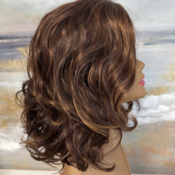 HAIR, 14” Wavy Layered Bob, Off Center Free Part, Brown - Picture 1 of 8
